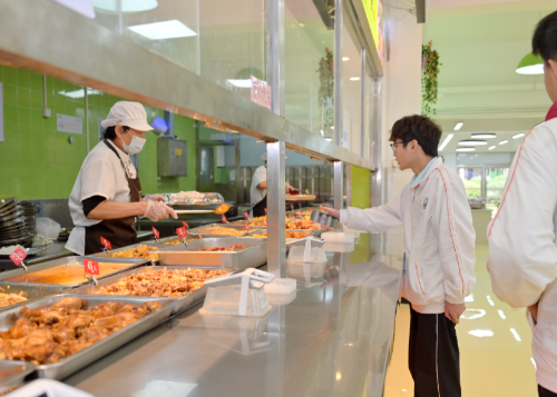 学校食堂食安预警系统：风险问题提前发现